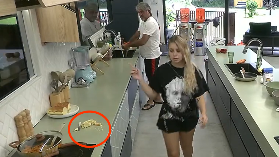 Coty se enojó con Emmanuel por el enchastre que hizo en la cocina | Mejores momentos