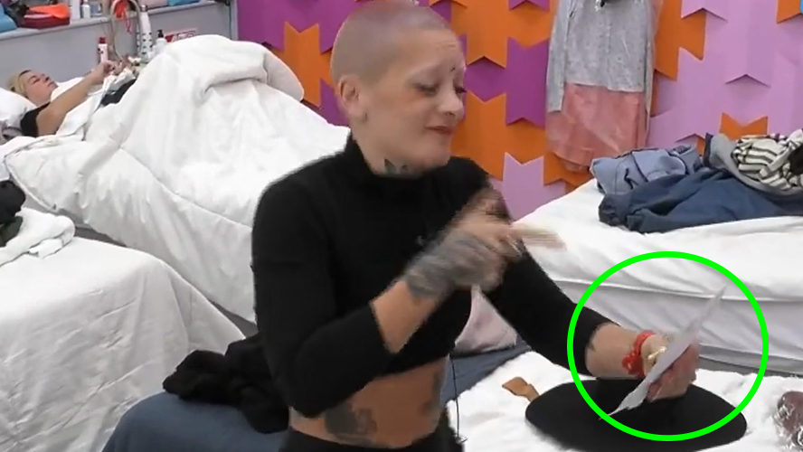 Furia le hizo 'fuck you' a una foto de Manzana: "No pue..." | Mejores momentos