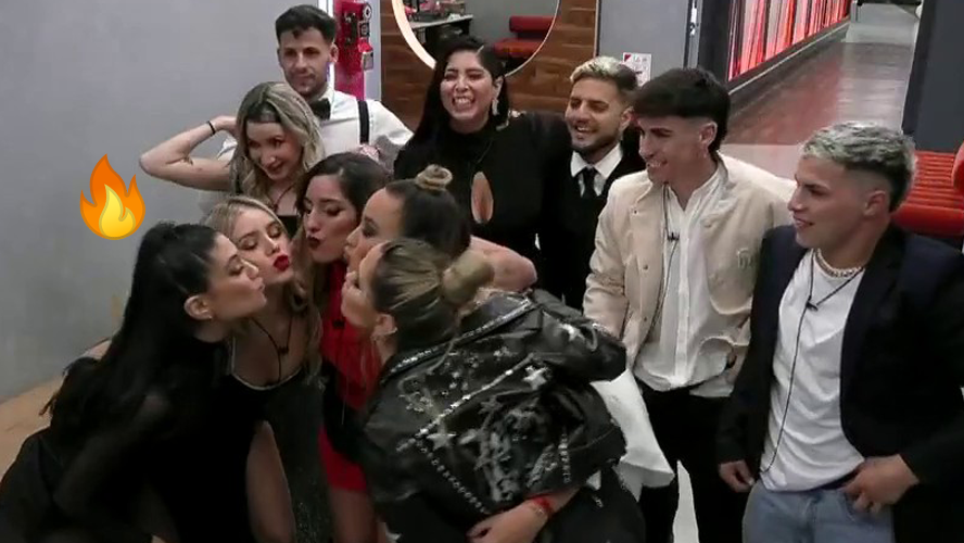 Se besaron todas: el regreso de los exjugadores trajo mucho amor | Mejores momentos