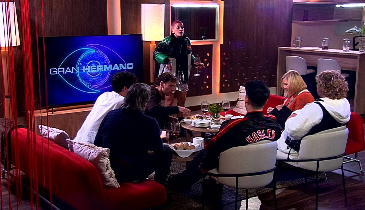 Más allá de los insultos de Furia: así vivieron el ingreso de la segunda tanda de exjugadores | Mejores momentos