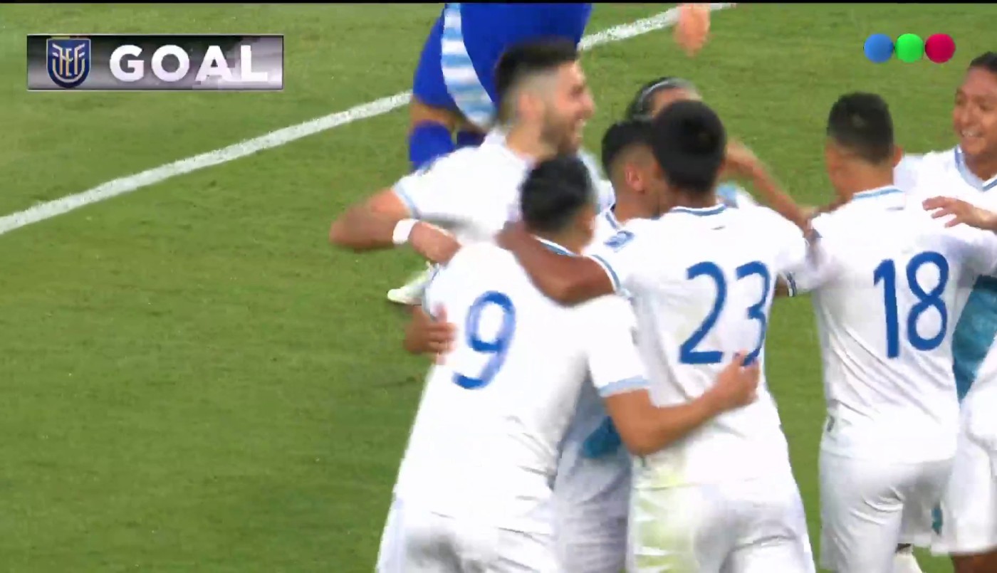 Gol de Guatemala: Lisandro Martínez, en contra | Mejores momentos