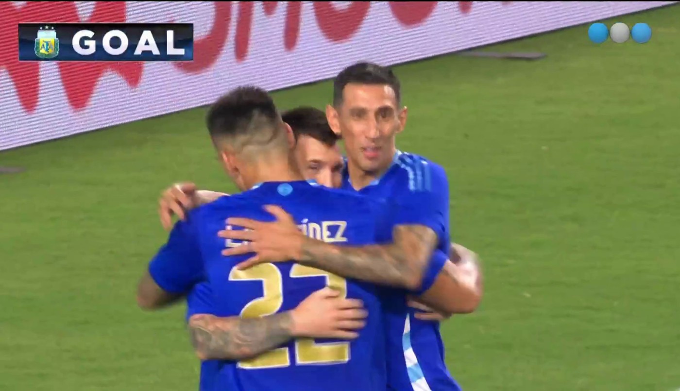 No perdona: el Toro Martínez anota el tercer gol argentino | Mejores momentos