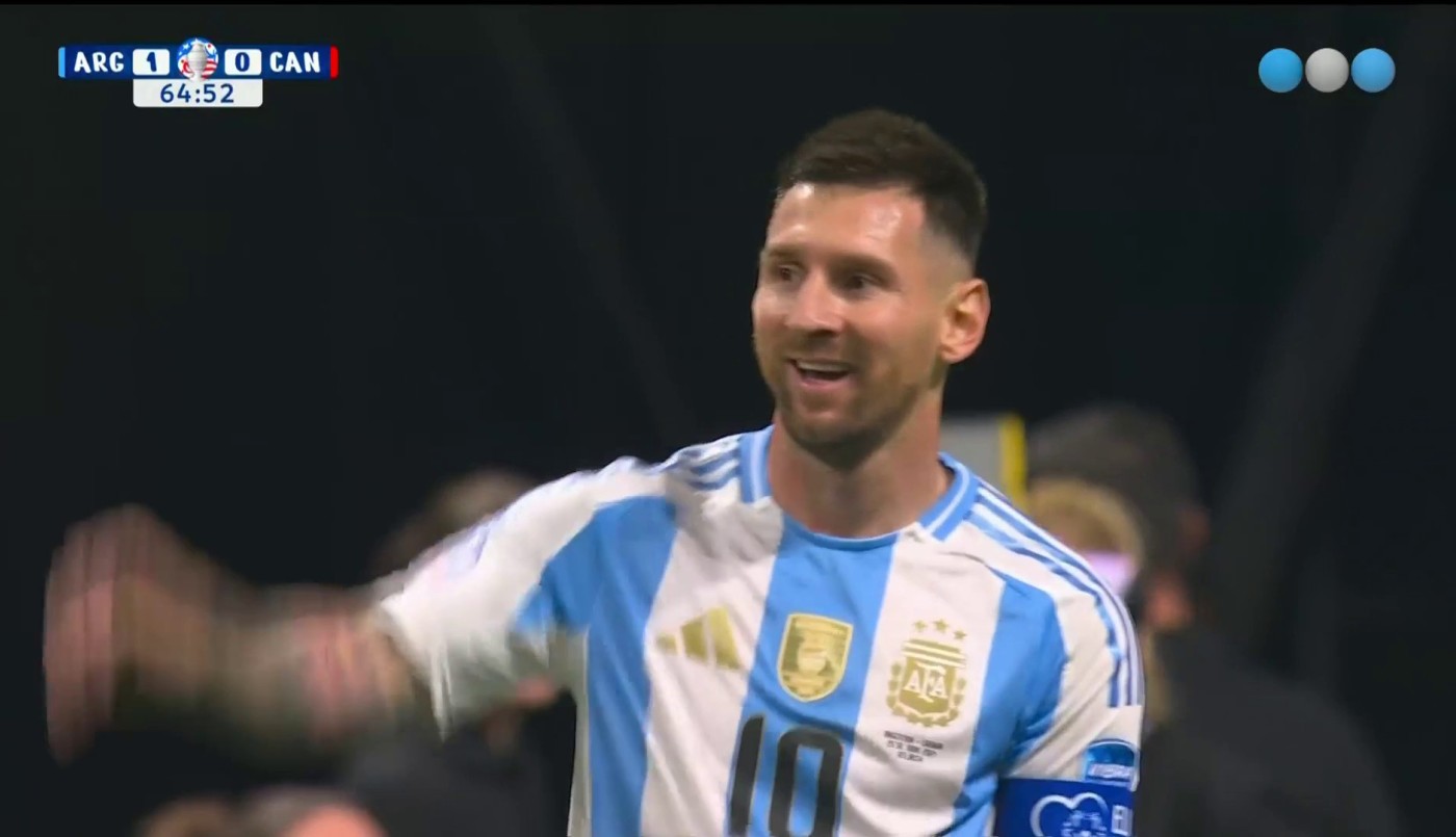 ¡No se puede creer el gol que se perdió Lionel Messi! - Argentina vs. Canadá - Copa América 2024 | Mejores momentos