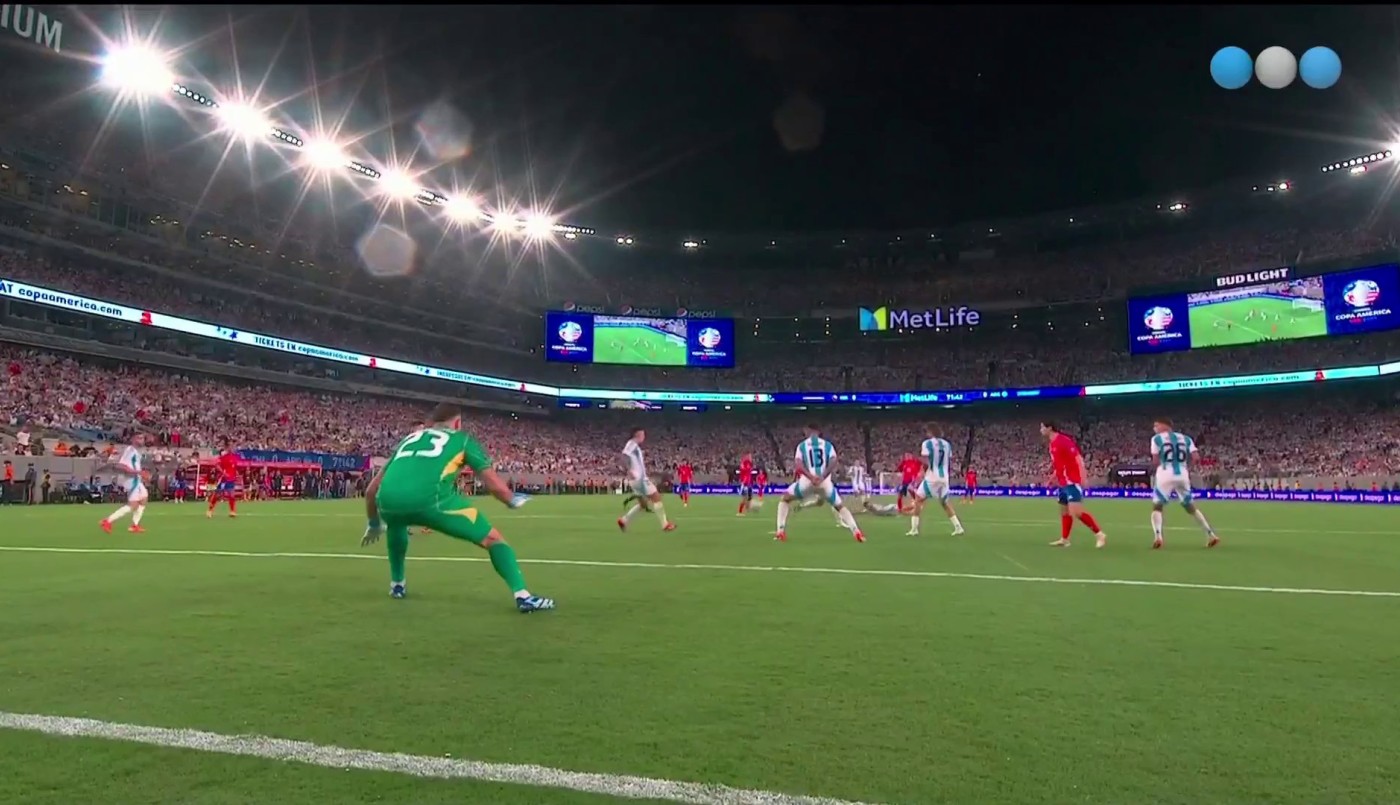Dibu Martínez le atajó dos goles a Rodrigo Echeverría - Chile vs. Argentina - Copa América 2024 | Mejores momentos