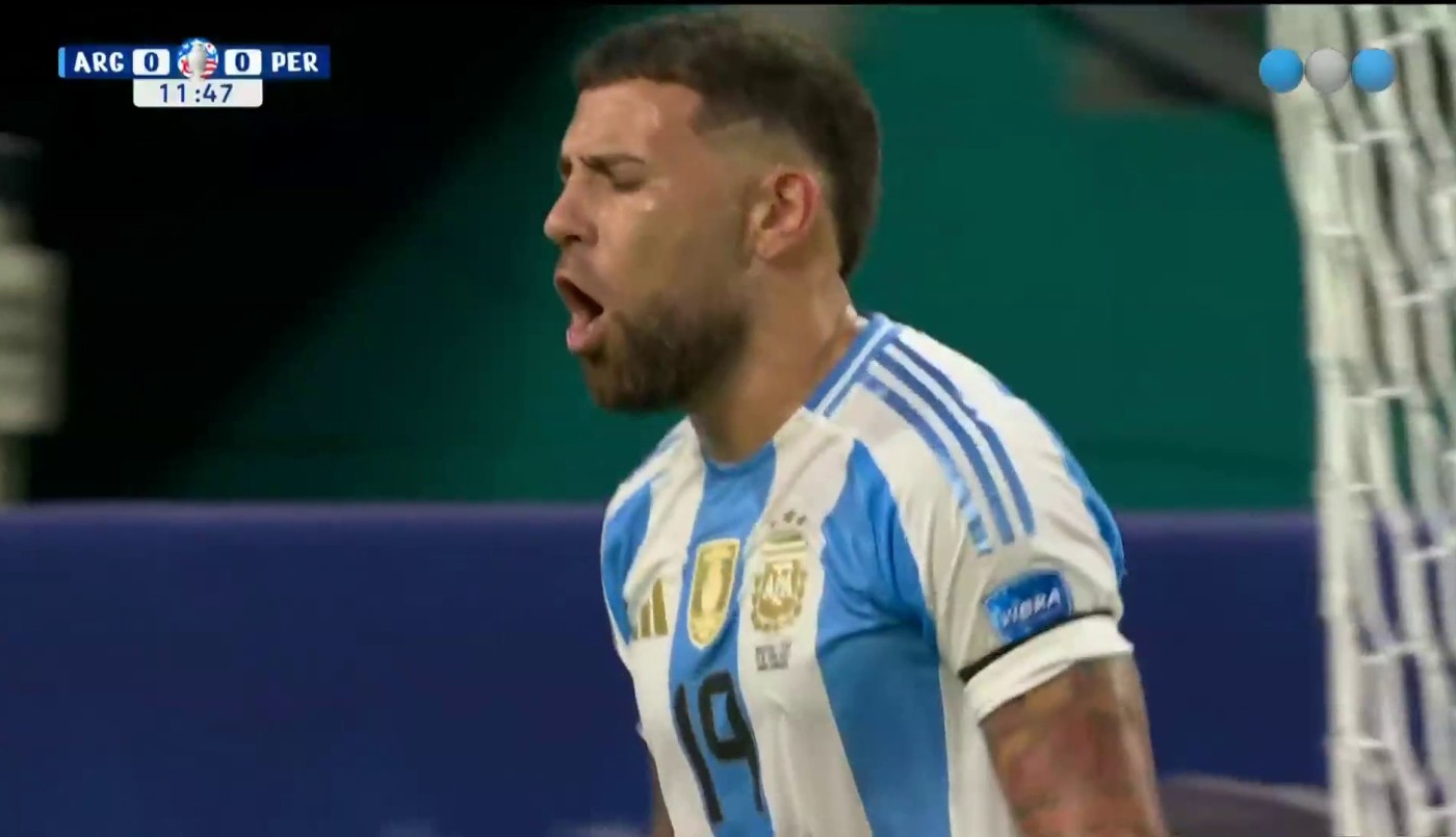 Otamendi no llegó a un centro venenoso de Di María - Argentina vs. Perú - Copa América 2024 | Mejores momentos
