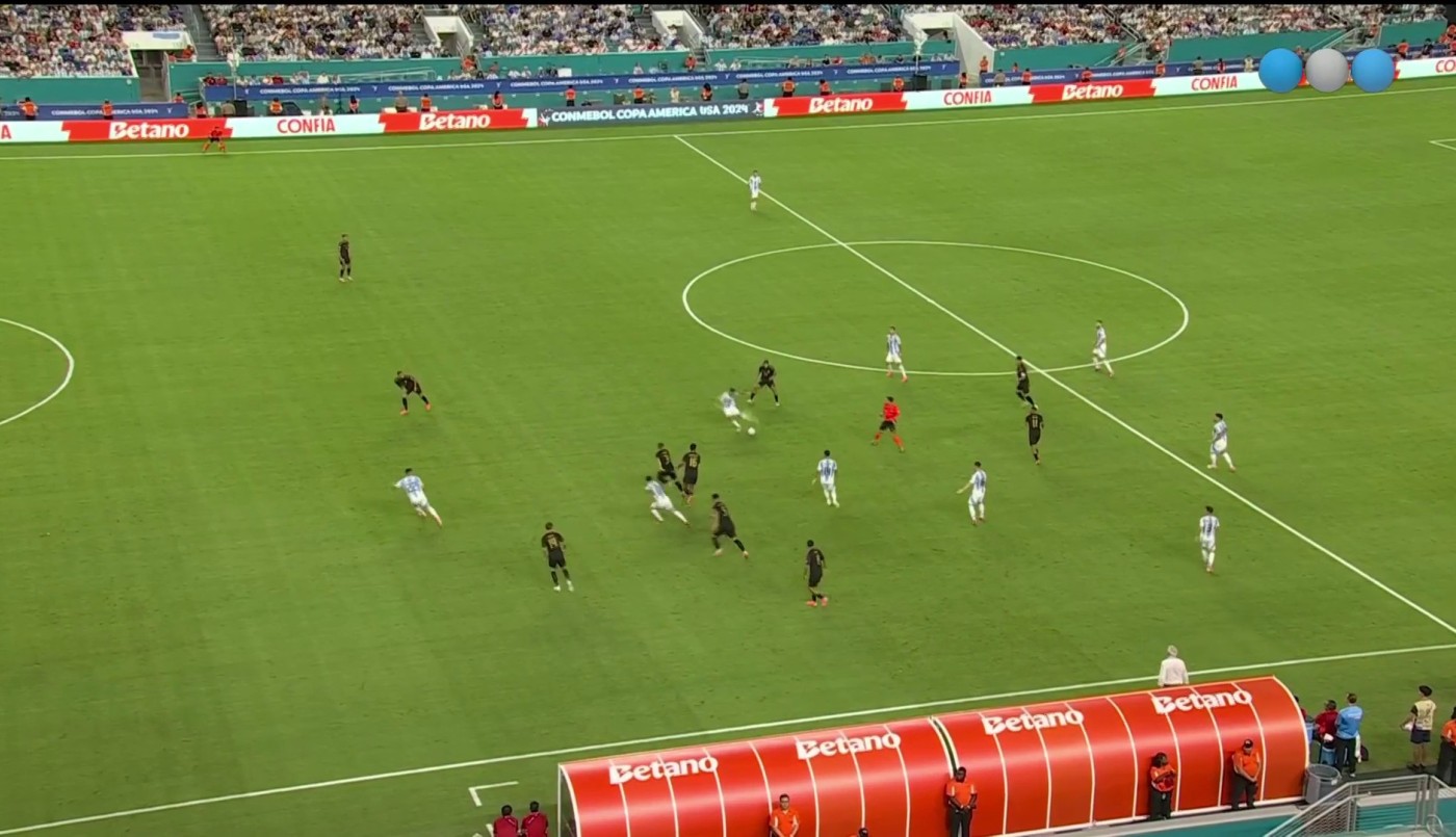 Una gran jugada que definió Lautaro Martínez en offside - Argentina vs. Perú - Copa América 2024 | Mejores momentos