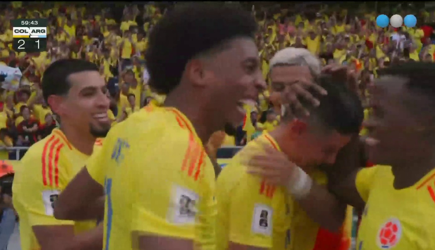 James Rodríguez hizo el 2 a 1 con un penal de VAR - Colombia vs. Argentina | Mejores momentos