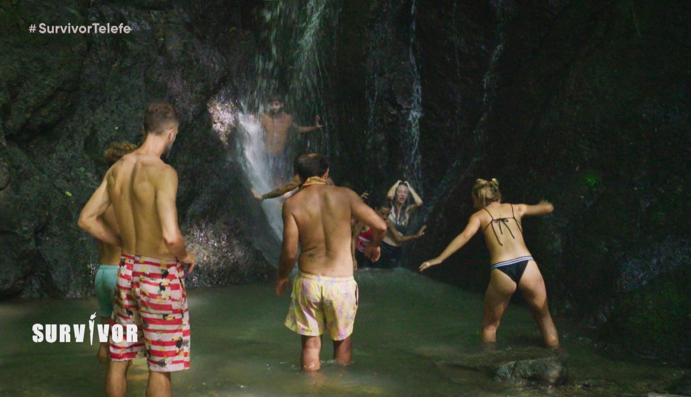 La tribu salió de excursión y encontró una cascada ideal para olvidarse de todo | Mejores Momentos