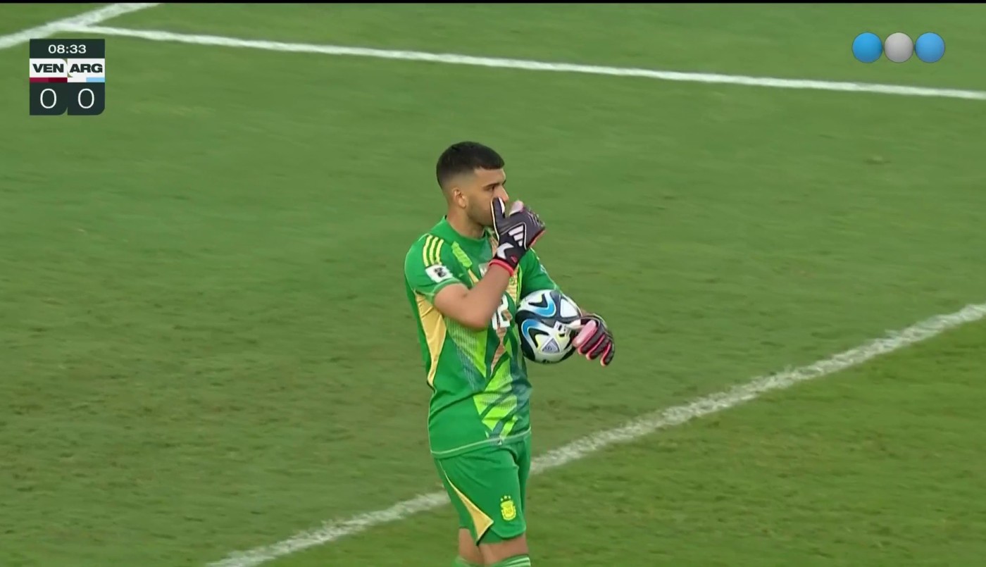 Venezuela-Argentina: atajada de Rulli con la cancha inundada como protagonista del partido | Mejores momentos