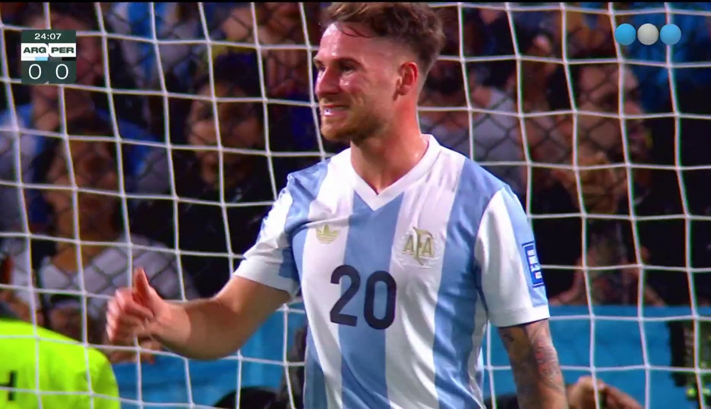 Alexis Mac Allister casi tiene el primero de cabeza - Argentina vs. Perú | Mejores momentos
