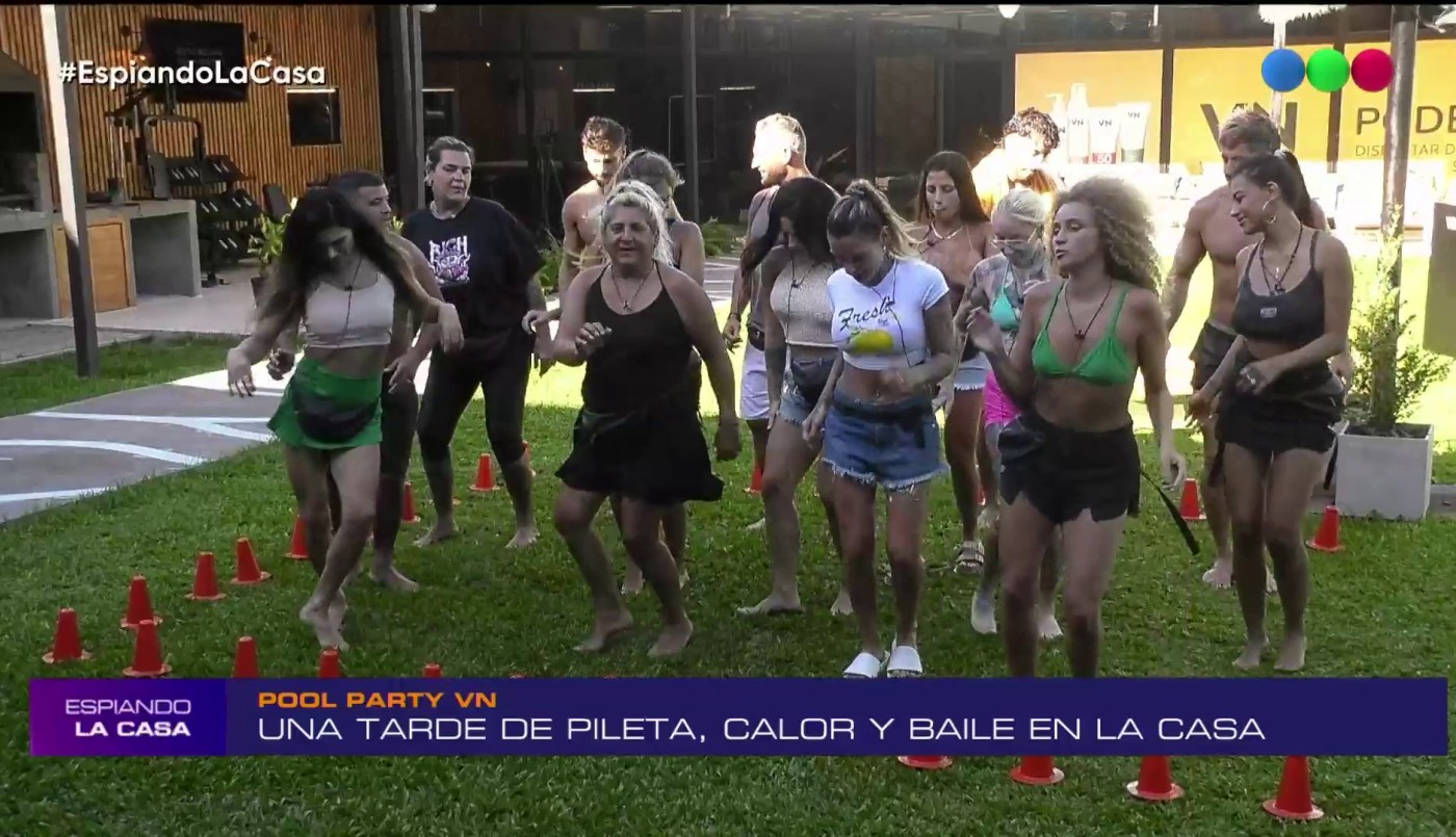 ¡Competencia de baile al lado de la pileta! | Mejores momentos