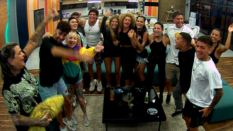 Los originales llegaron a una tregua y se unieron para ir contra los nuevos | Mejores momentos