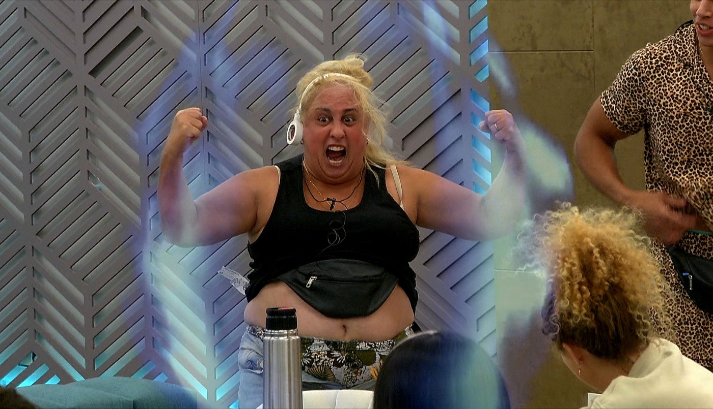 Selva no duerme y se encarga de activar a toda la casa | Mejores momentos