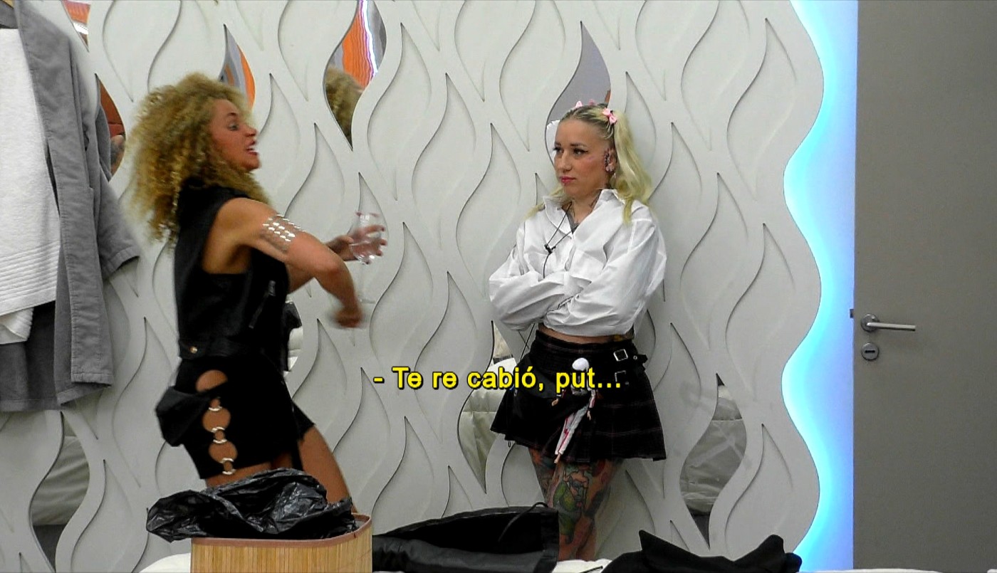 Todos los grupos se cruzan entre sí por la placa y nadie se salva | Mejores momentos