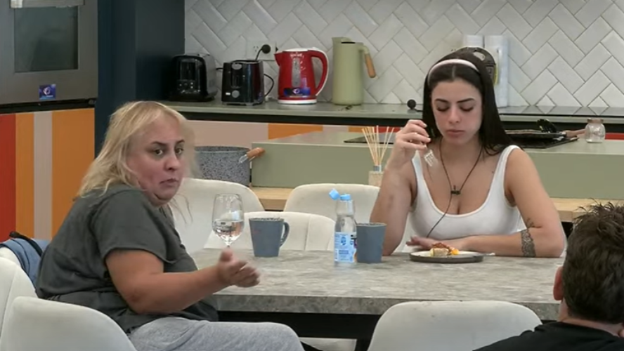 los jugadores se organizan para la compra semanal | Mejores momentos