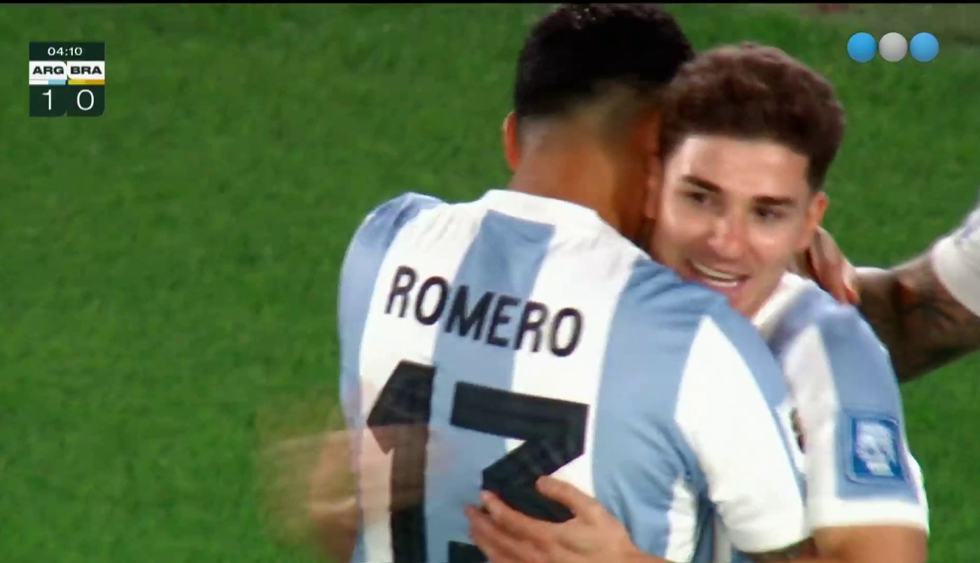 ¡Gol de Julián Álvarez para un 1-0 tempranero! - Argentina vs. Brasil - Eliminatorias 2026 | Mejores momentos