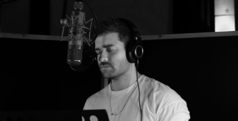 Pablo Alborán lanzó "Clickbait", un tema sobre las ‘fake news’, los prejuicios y la obsesión por los likes | Noticias