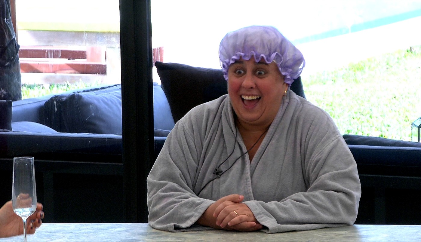 Selva no solo grita cuando habla... ¡también escupe! | Mejores momentos