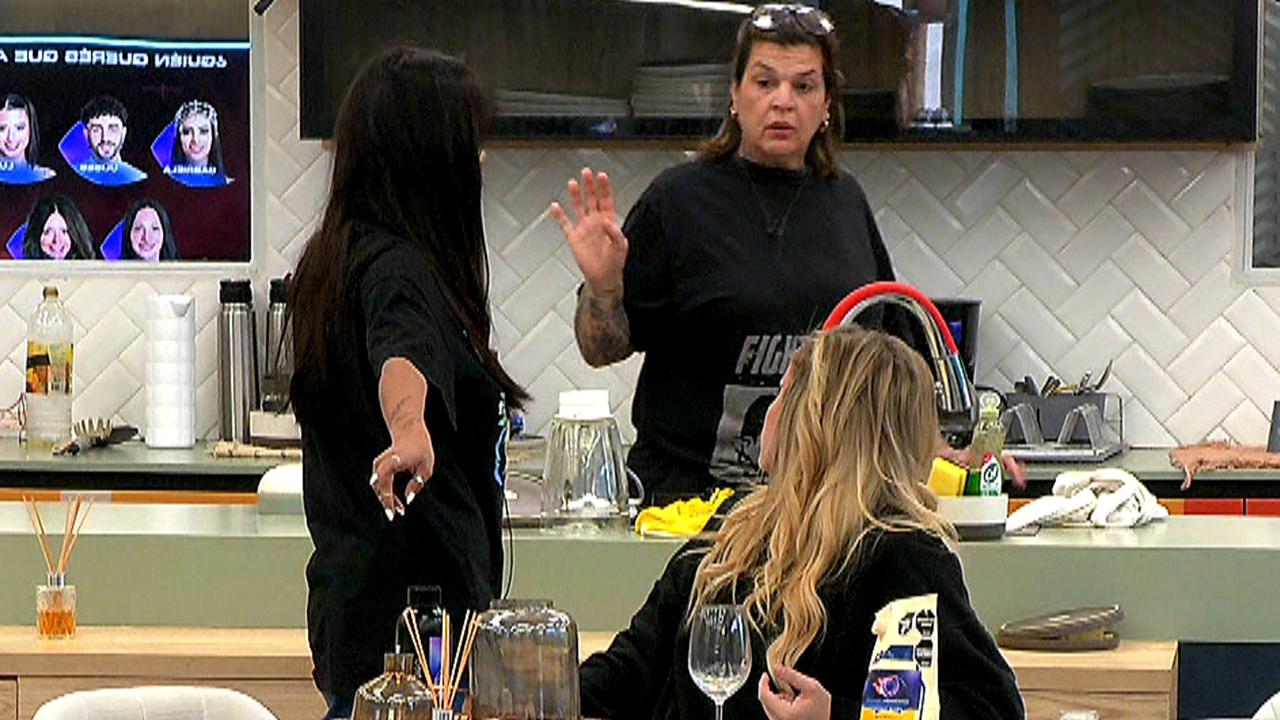 Sandra hurtó un cigarrillo de Luz en pleno mediodía | Mejores momentos