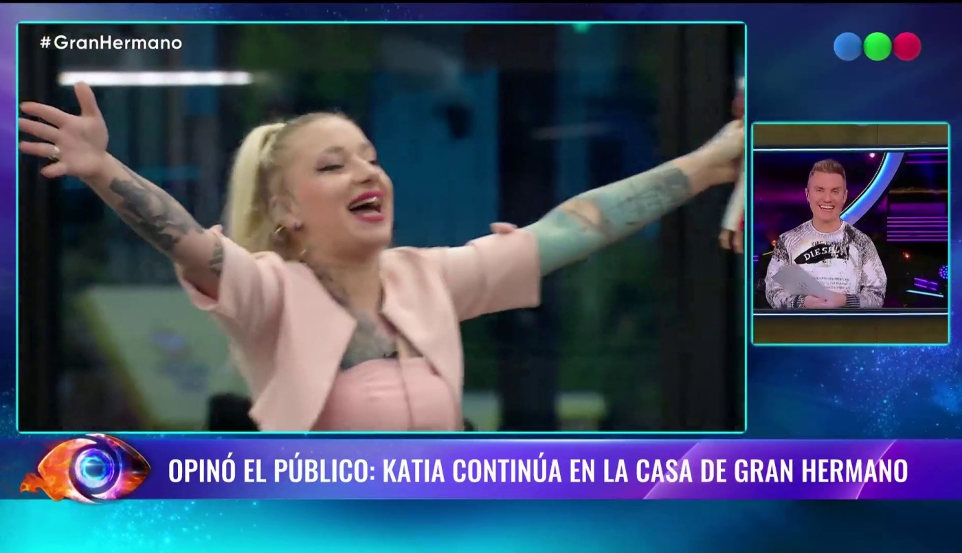 Katia quiere festejar con cumbia y puchos que sigue en la casa | Mejores momentos