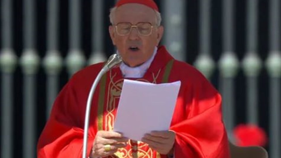Quién es Giovanni Battista Re, el cardenal que oficia la misa funeral del papa Francisco | Internacionales