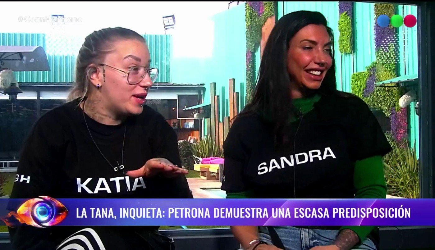 Katia sospecha que Petrona "esconde otra remera" | Mejores momentos