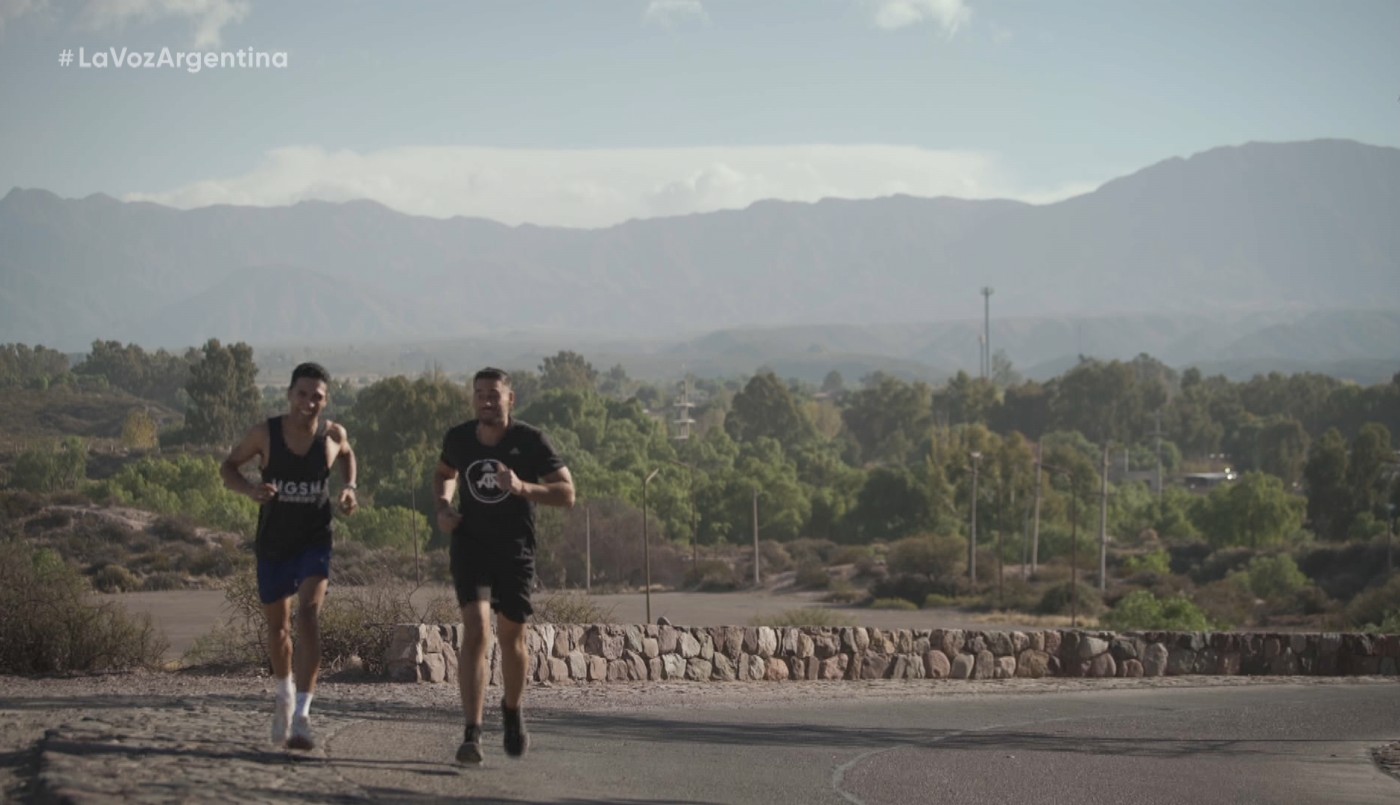 Un cantante lo llevó a correr a Nico Occhiato: "Me estás matando con esta subida" | Mejores momentos