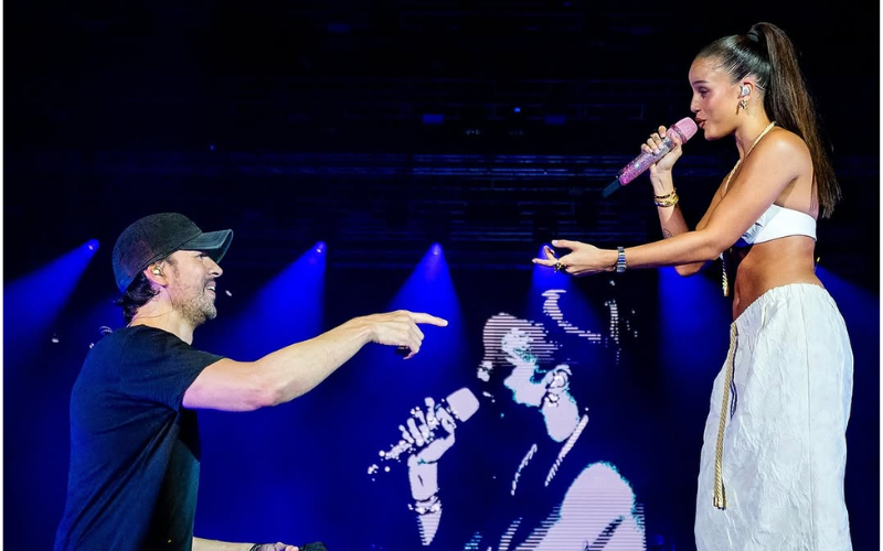 Enrique Iglesias incomodó a Emilia Mernes en el medio de su show en España | Espectáculos