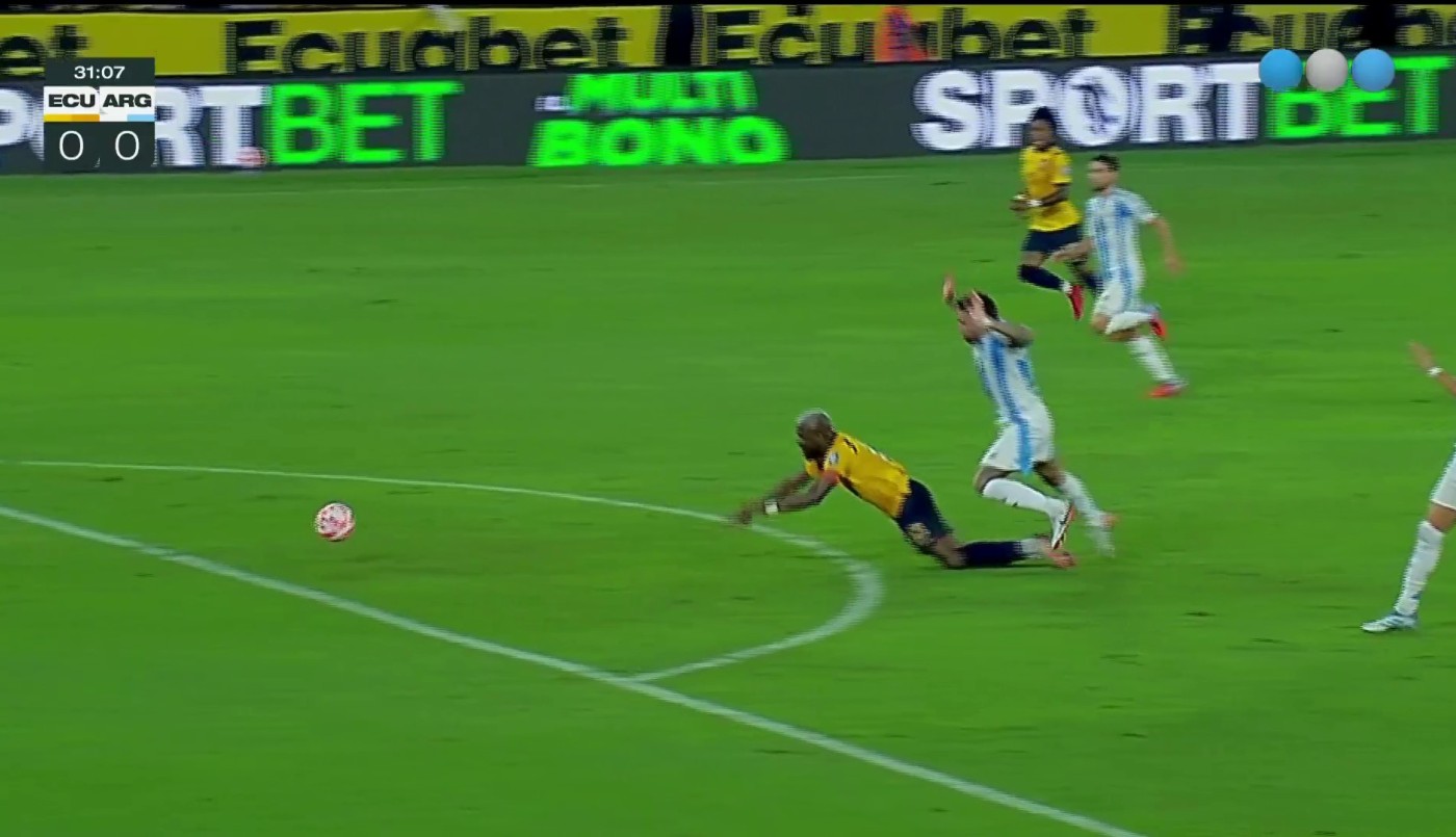 Ecuador vs. Argentina: Otamendi fue expulsado y se perderá el primer partido del Mundial | Mejores momentos