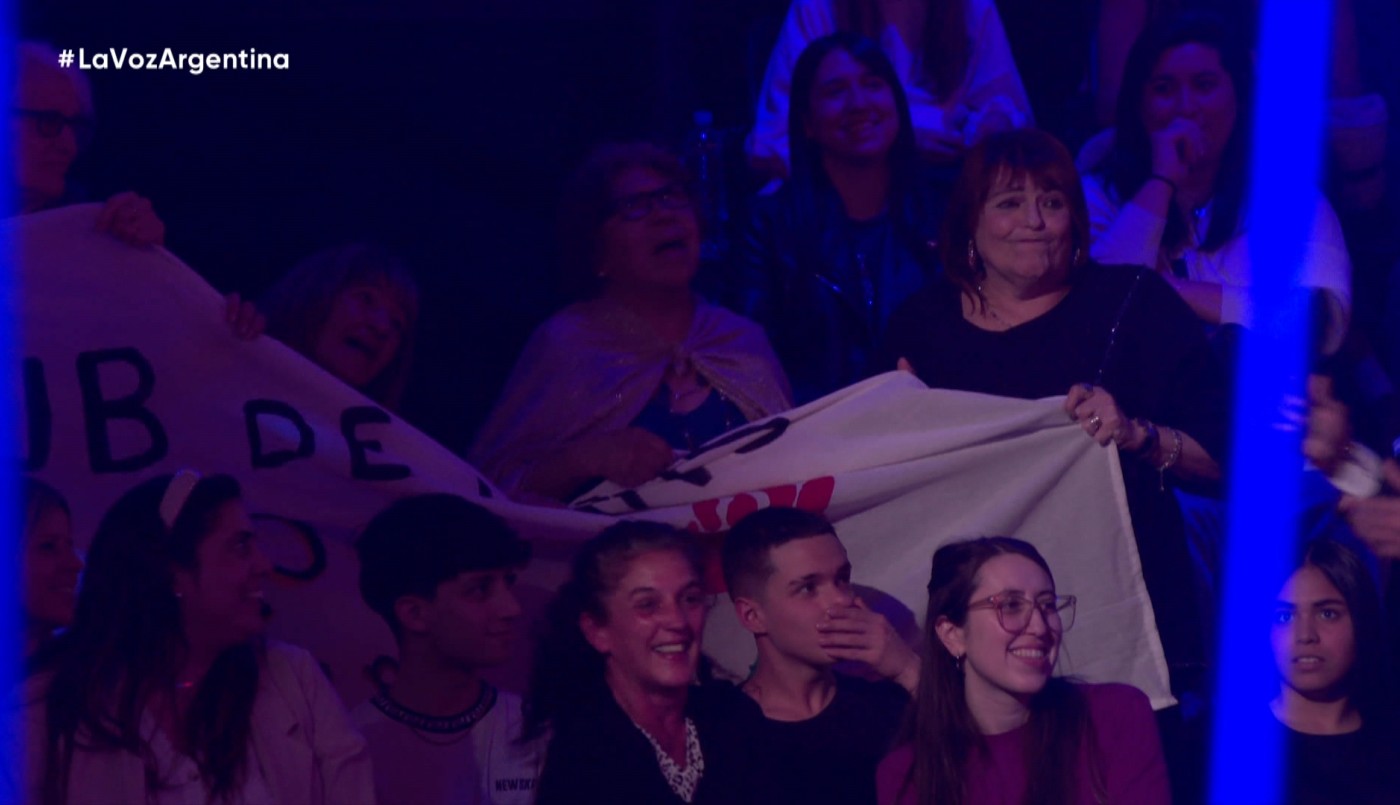 Las "nenas" de Sandro fueron la barrabrava de Pablo Cuello | Mejores momentos