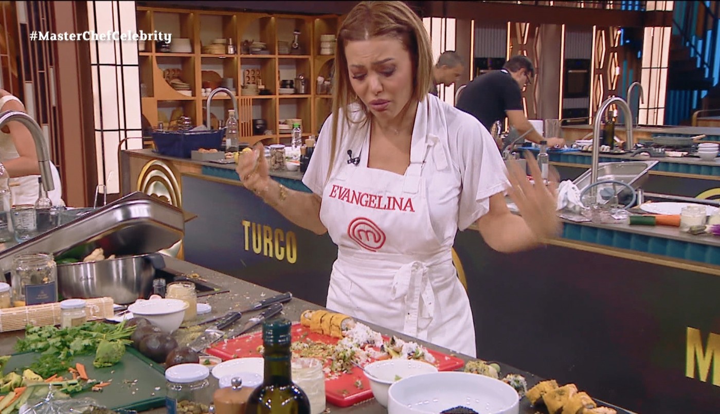"No puedo presentar esto": la crisis de Evangelina Anderson en la cocina de Masterchef Celebrity | Mejores Momentos