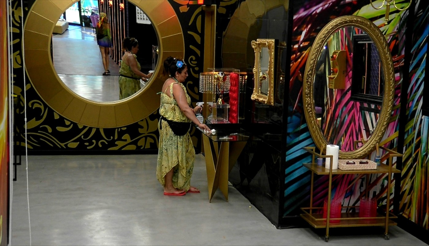 Pincoya ya se imagina la final: su divertida charla con el trofeo de Gran Hermano Generación Dorada | Mejores momentos