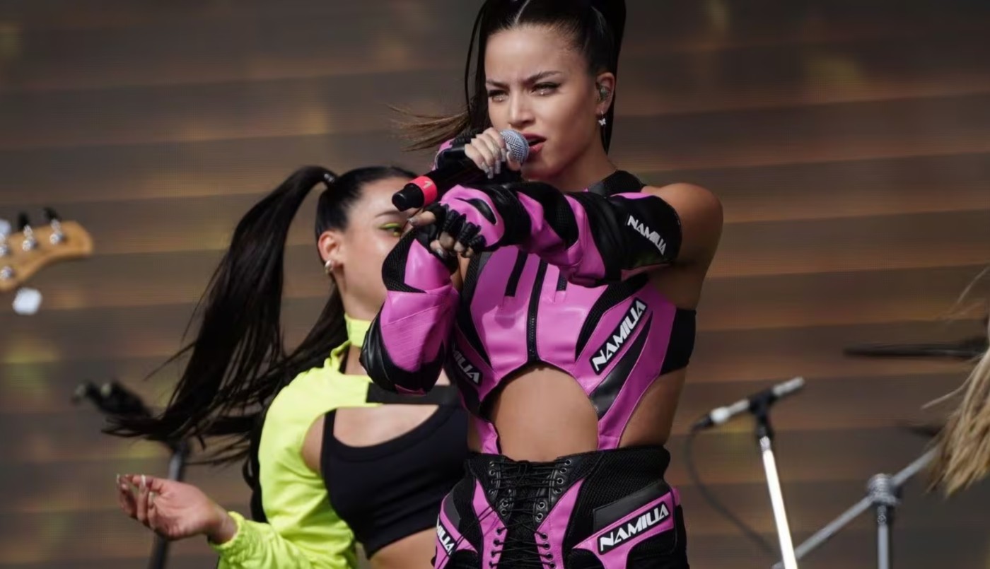 40 toallas negras, frutillas y seguridad 24/7: las insólitas exigencias de Emilia Mernes para un show | Espectáculos