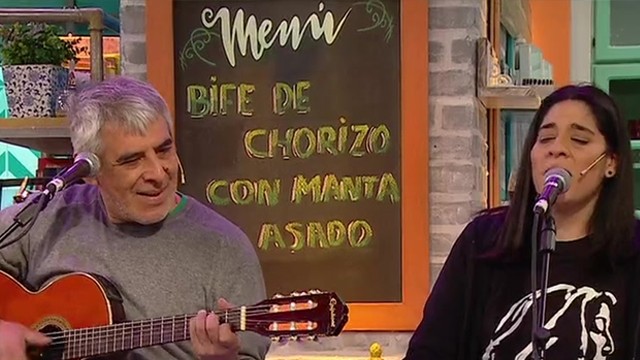 El homenaje a Mercedes Sosa de su nieta Araceli y Peteco Carabajal | Mejores momentos