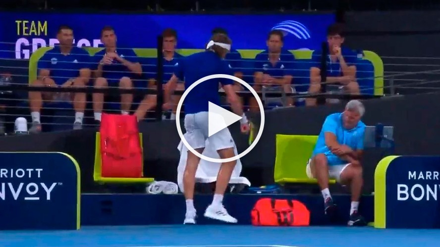 Un tenista golpeó a su padre y su madre lo retó en pleno partido | Virales