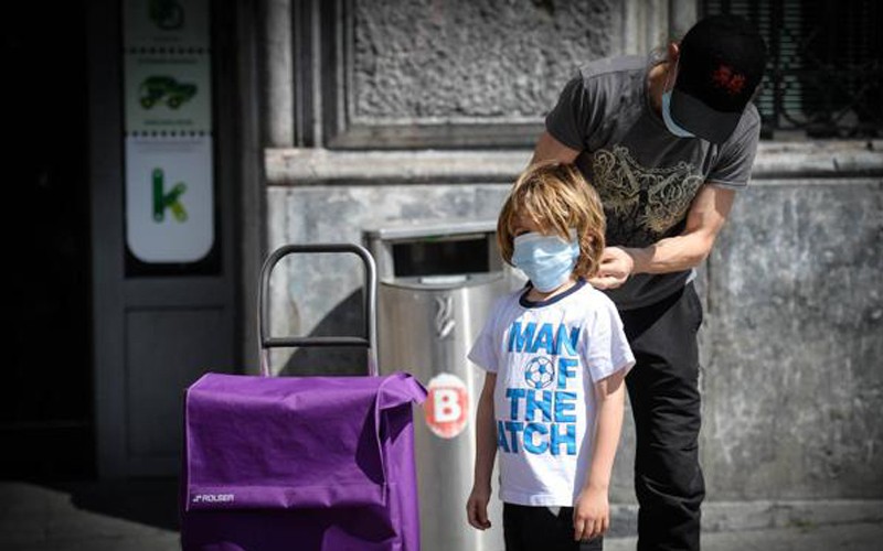 Los menores de 12 años podrán salir a hacer compras | Sociedad