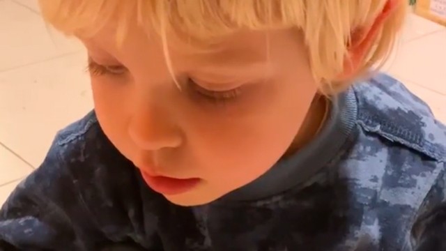 ¡Mirko está creando su primera obra de arte! | Espectáculos