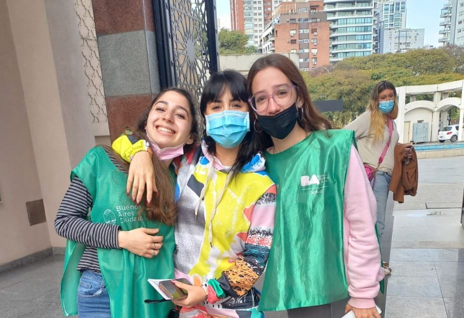 Lali Espósito se fue a vacunar y la atendió una fanática: "Menos mal que no renuncié" | Espectáculos