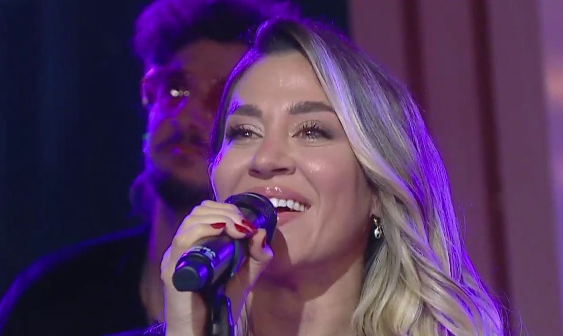 J Mena cantó por primera vez en La Peña | Mejores momentos