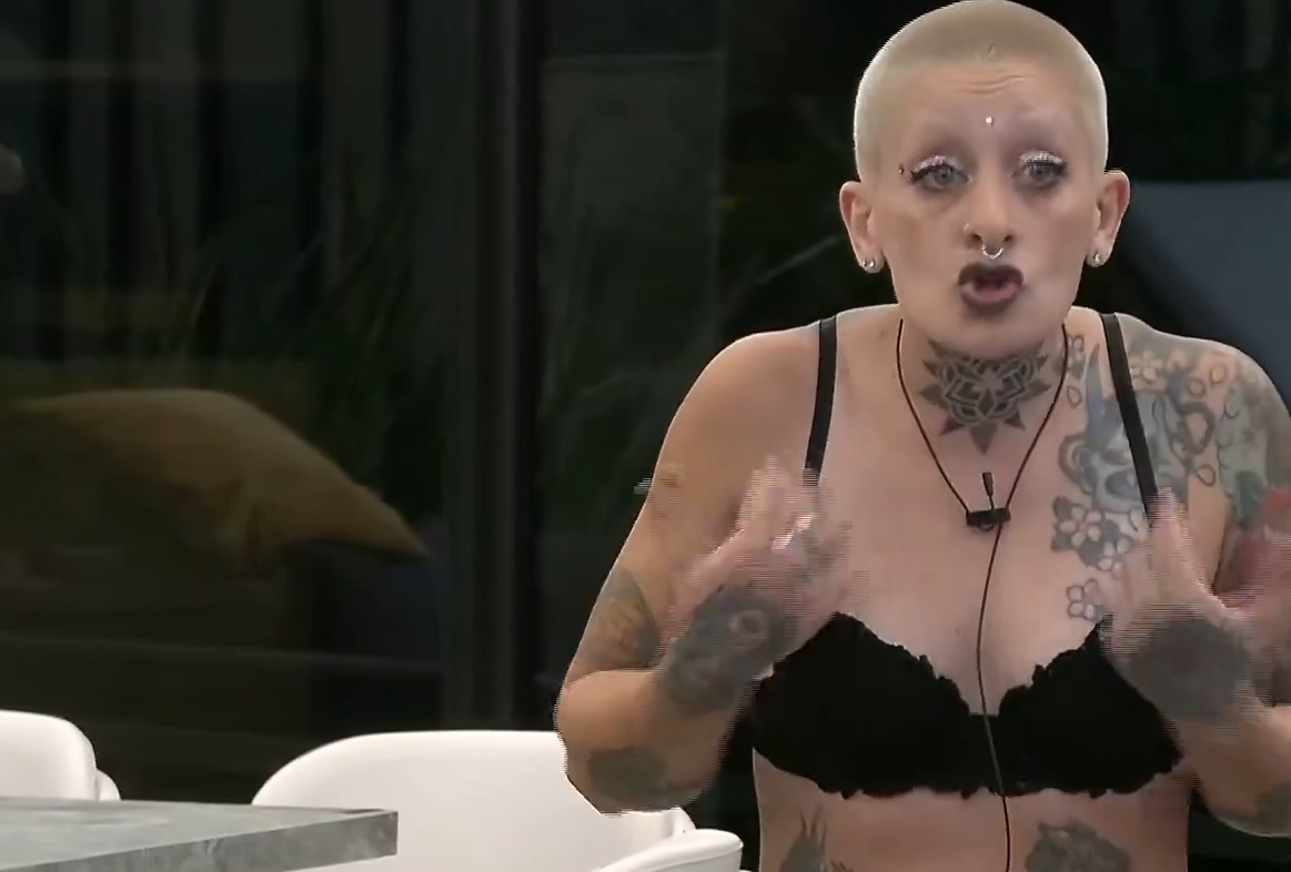 Juliana cayó en placa y se enojó con sus compañeros porque fueron a consolarla | Noticias