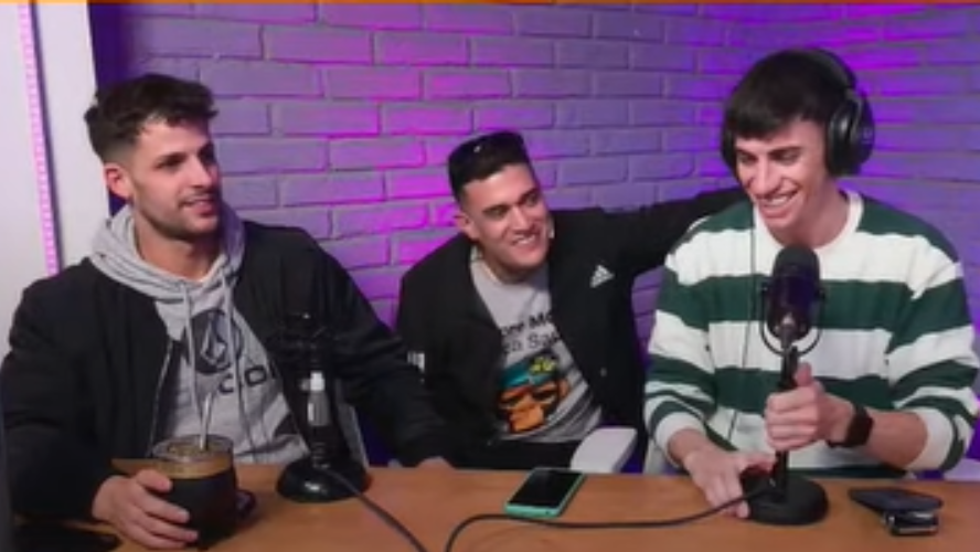 El regalo mas extraño de un fanatico: un preservativo | Mejores Momentos