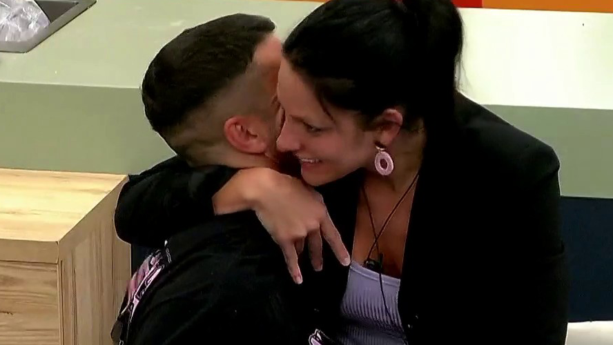 Chiara y Giuliano no pueden contener sus ganas | Mejores momentos