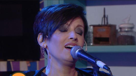 Lorena Astudillo: "Zamba del laurel"