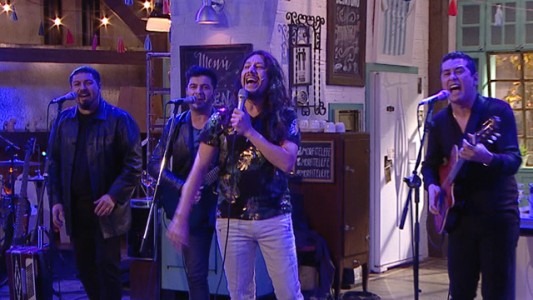 Facundo Toro junto a Maité cantan "La diablera"