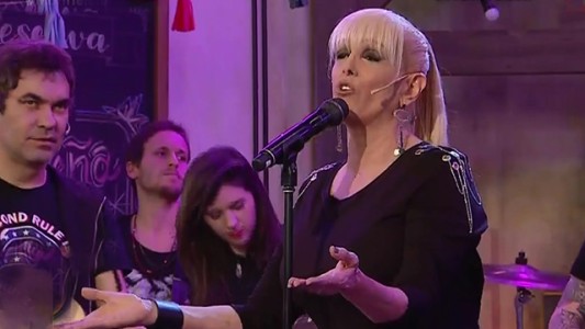 Valeria Lynch presentó su nuevo disco de rock: "La extraña Dama"