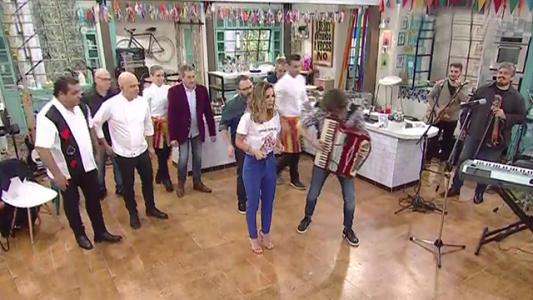 Jesica nos enseña la "Zumba-Carnavalito"