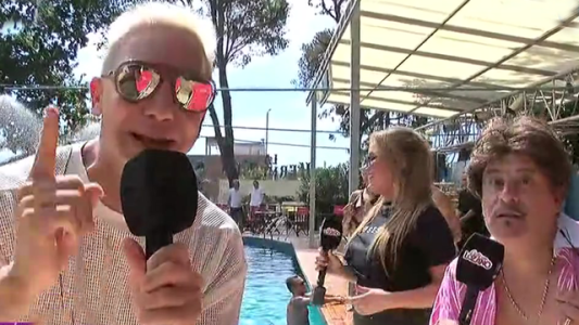 Gran pool party con Karina y Flavio Mendoza