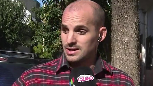 Lo asaltaron cuando tenía a su en brazos