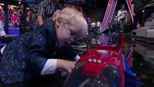 ¿Qué hace Marley con los juguetes que no usa Mirko?