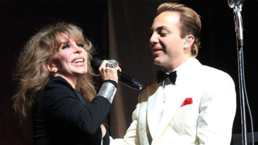 Por qué Cristian Castro lleva el apellido de su madre